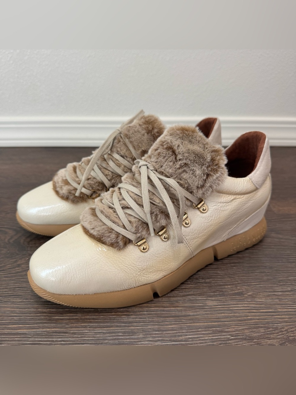 Hispanitas Oregon "Bolero" Beige Fake Fur Sneaker Patent Leather Cream Size 41
